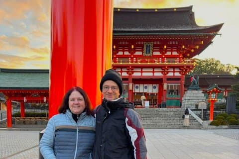 Tour del santuario di Fushimi Inari di Kyoto di prima mattina