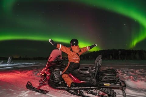 Norrskenstur Snöskoterkörning