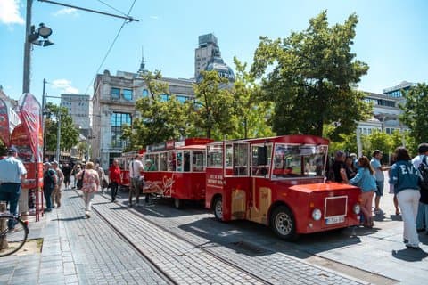 Upptäck Antwerpen på ett unikt sätt med spårvagn
