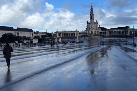 Besøg Fatima Sanctuary og tilbage til Lissabon med minivan