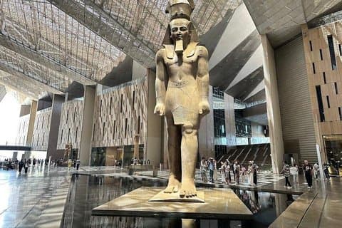 Tesouros do Grande Museu Egípcio