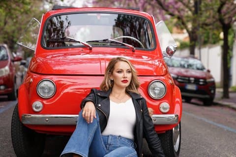 Private Photo Session with Vintage Red Fiat 500 at Rome