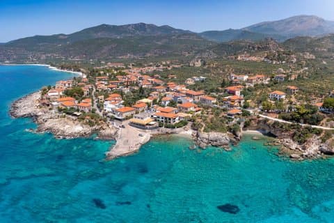 Privat transfer från Aten till Kalamata med 2h Sightseeing Stop