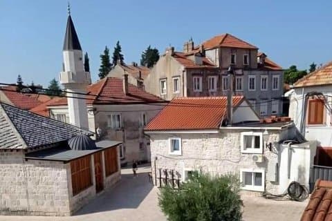 Privater Tagesausflug nach Bosnien: Wein, Kultur & lokales Mittagessen