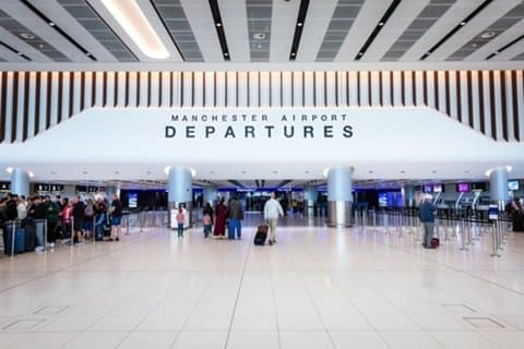 オックスフォードからマンチェスター空港へのプライベート送迎