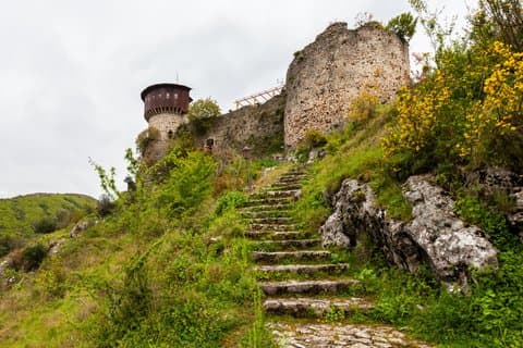 Tour del castello di un'intera giornata da Tirana o Durazzo