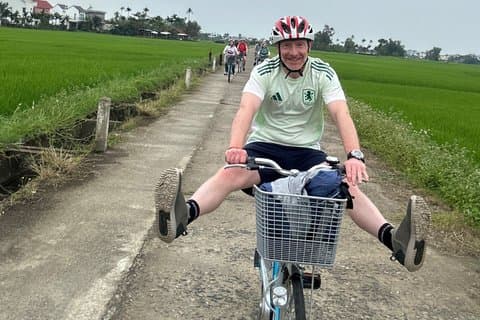 Hoi An Bike-cycling-Fishing net-Rice Wine-Noodle-w carving-lunch