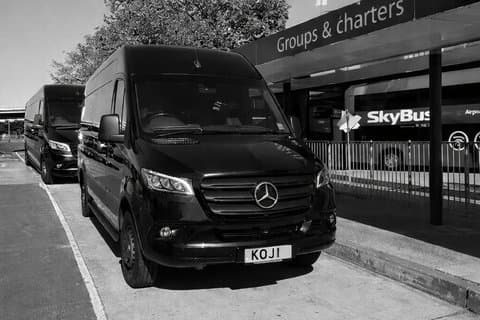 MEL Flughafen Privater Minibus in die Stadt - CBD Hotel/Apartments