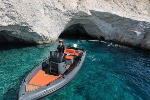 Discover the Aegean Luxury Speed Boat with Skipper in Milos