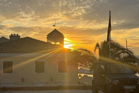 Sunrise Tour with Homemade Breakfast