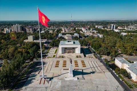 Visite de la ville de Bichkek de l'histoire soviétique aux délices culinaires