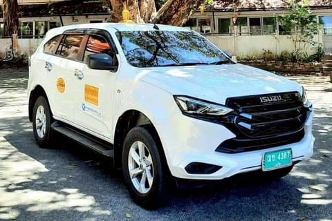 Phuket Flughafentransfer zum Hotel mit einem privaten SUV oder Minivan