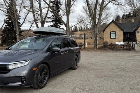 Shared Shuttle - Calgary Airport to Banff and surrounding area