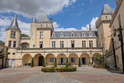 Bordeaux Wine Tour: architettura eccezionale