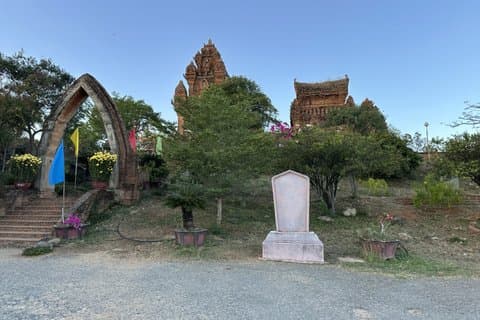 塔から寺院へ：ファンラン文化脱出
