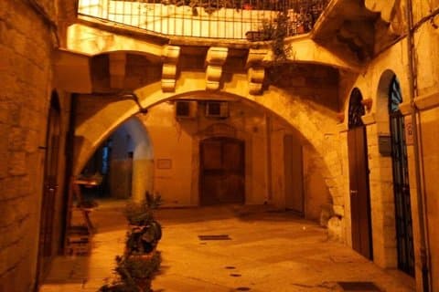 Visite à pied de Bari en soirée de l'histoire et du folklore local