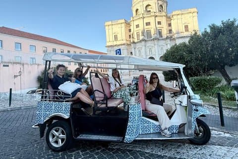 Lisbona : Tour con Locale (Prelievo e Riconsegna Hotel)