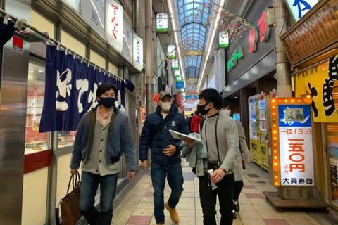 Osaka Off the Beaten Path : Äkta Nishinari Walking Tour