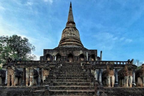 Si Satchanalai UNESCO Site and Sukhothai Private Tour