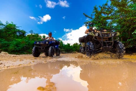 Mayan Adventure med ATVs Ziplines Cenote og lokale snacks
