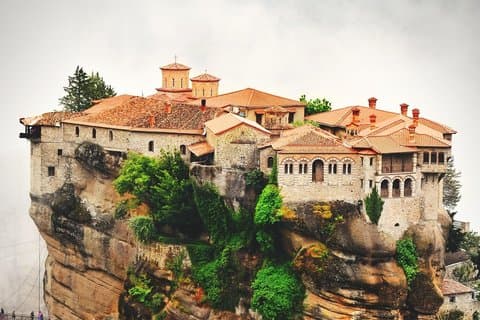 Besøk Delphi & Meteora Monasteries luksus privat tur fra Athen