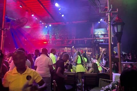 Nattliv i Montego Bay tur och retur från hotell till 27/27