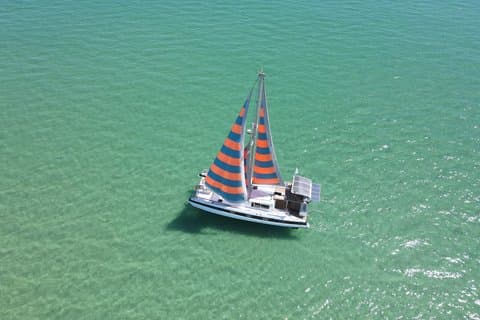 Tour privato della Laguna Blu: avventura in catamarano di un'intera giornata