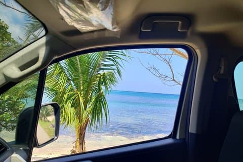 Roatan Airport Private Shuttle – Round-Trip Transfers