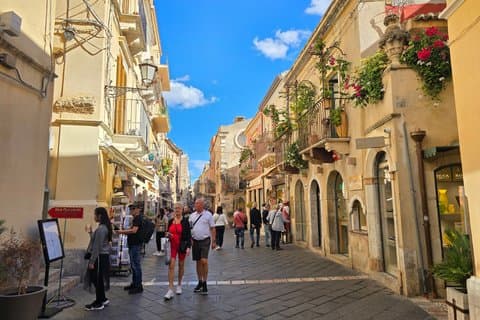 Taormina med græsk teater og Castelmola fra Catania Tour