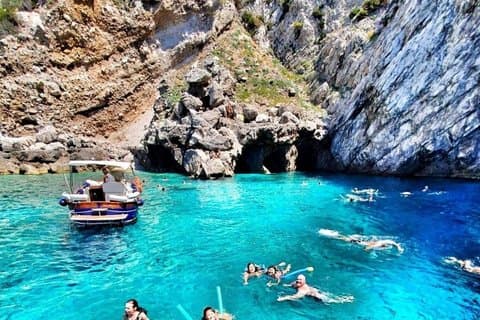 Från Amalfi : Privat Capri båttur - avkopplande dag ombord