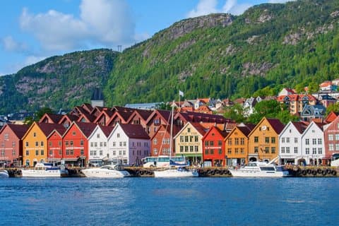 Tour privato a terra: Bergen a piedi Highlights & giro in barca sui fiordi