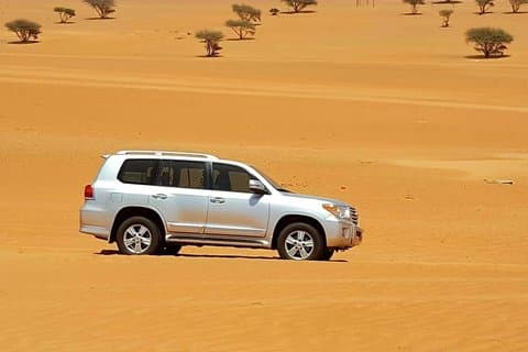 Transfer privato da Abu Dhabi a Mascate