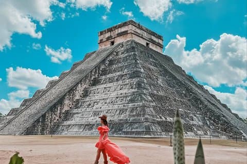 Chichen Itza + Cenote Suytun e Ikkil + Buffet e muito mais