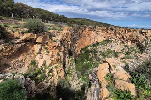 Sounion op de sporen van oud zilver en geologische chaos