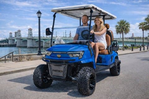 Mieten Sie einen elektrischen Warenkorb mit vier Passagieren in St. Augustine