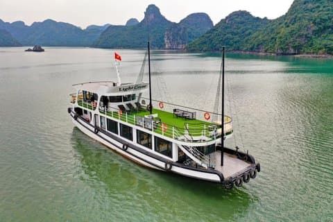 小グループ軽巡ハロン湾デラックス日帰りツアー