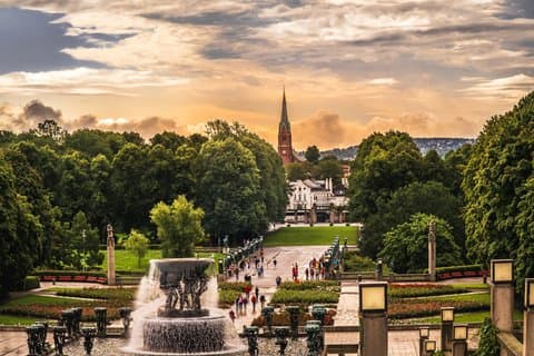 Private Landtour : Oslo City Center Walking Highlights