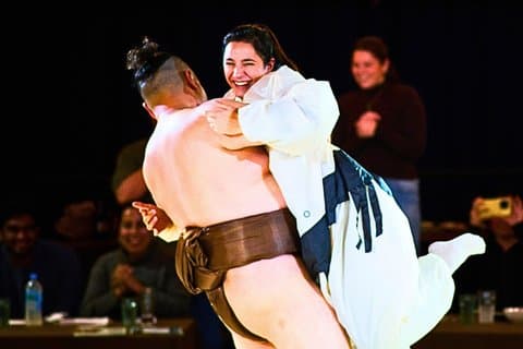 Osaka Sumo Experience : Live Show, Essayez le sumo et le repas chaud