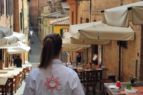 Siena, S.Gimignano & Chianti Provning Liten grupp från Montecatini