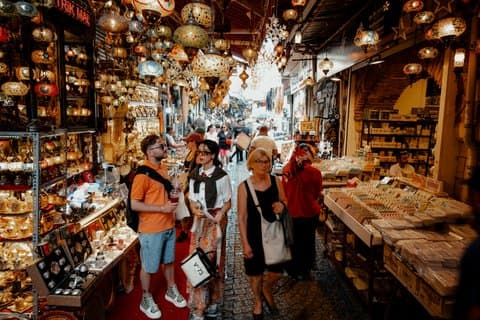 Luxor Night Tour: Felucca Ride, Horse Carriage & Walking Tour