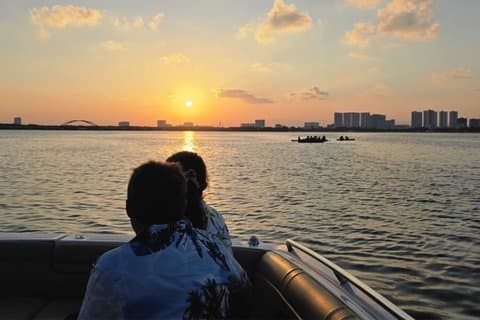 Visite VIP au coucher du soleil à Cancun en yacht