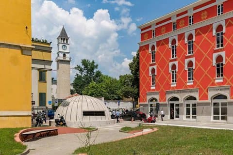 Tour panorâmico privado da cidade de Tirana, 3 horas