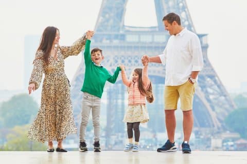 Paris: Eiffel Tower Photo Shoot