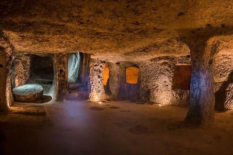 Tour subterráneo por la ciudad en Capadocia
