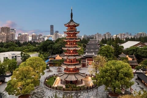 Shanghai Tour privato di un'intera giornata Giardini, vicoli e grattacieli