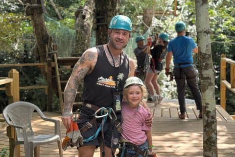 PRIVÉ Cave Tubing & Rain Forest Zipline Tour vanuit Belize City