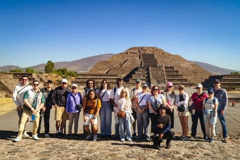 Pirâmides de Teotihuacan sem paradas comerciais VIP
