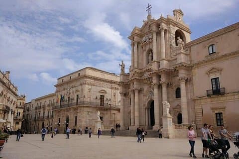 Private Touren durch Sizilien: Ätna-Taormina, Syrakus-Noto, Ragusa-Modica