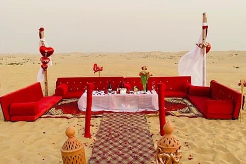 Romantisches Dune Dinner Erlebnis in Abu Dhabi
