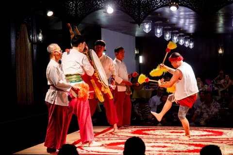 Khantoke-middag och kulturshow på Old Chiang Mai Cultural Center
